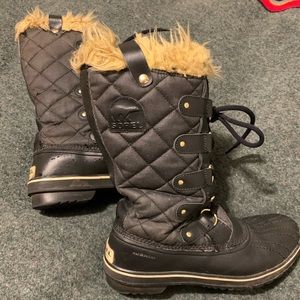Women Sorels Size 9